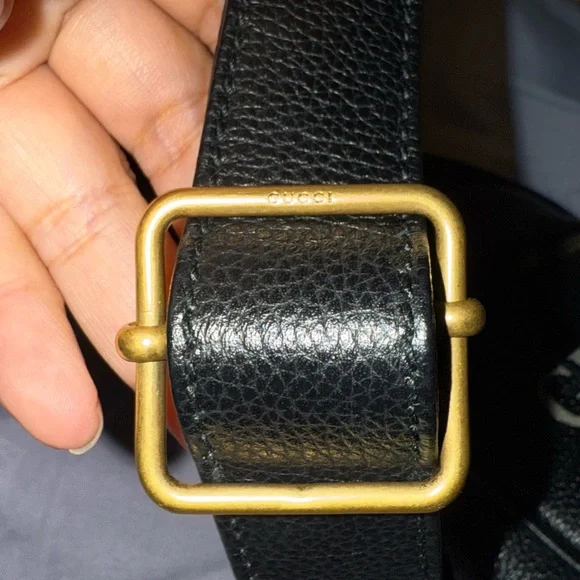 Gucci Vintage Logo Black Pebbled Leather Crossbody Bag